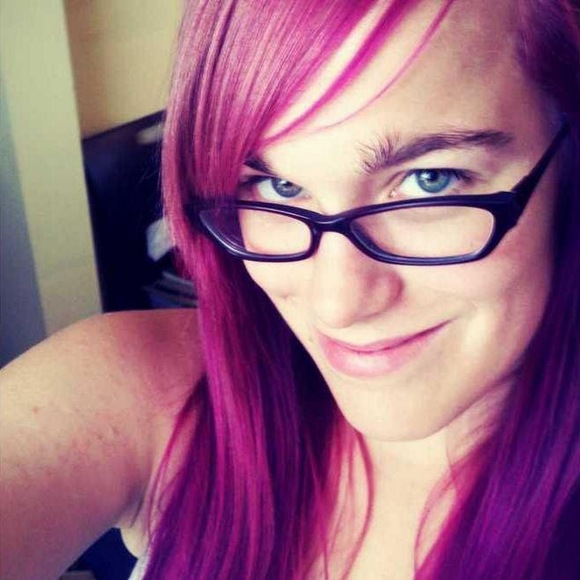 Meet your Posher, Kelsey - Picture 1 of 1